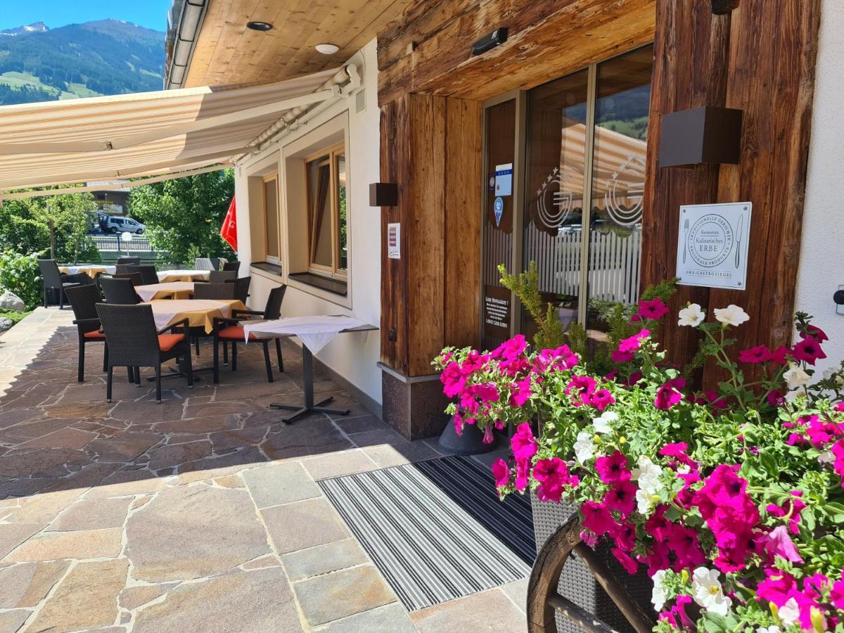 Hotel Giessenbach Fuegen Exterior photo