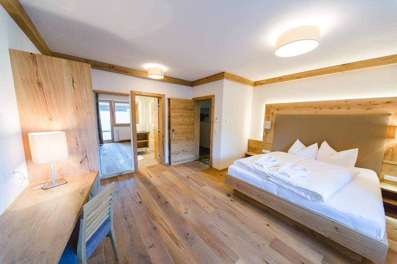 Hotel Giessenbach Fuegen Exterior photo